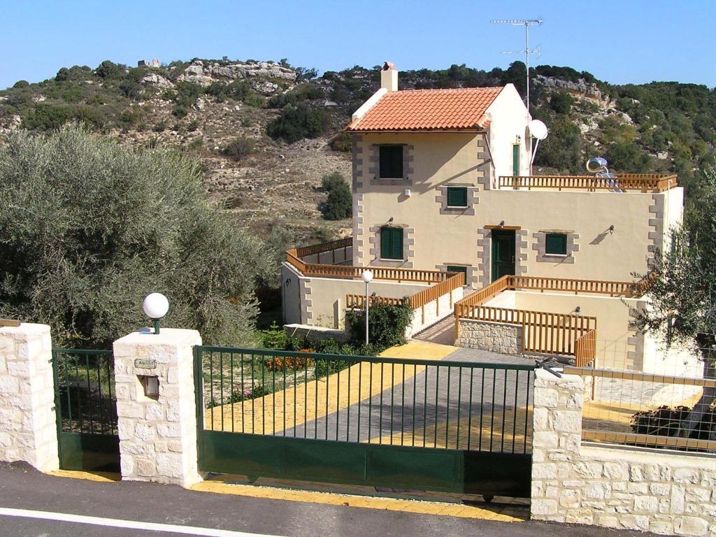 Stratos Villas Kaloniktis الغرفة الصورة